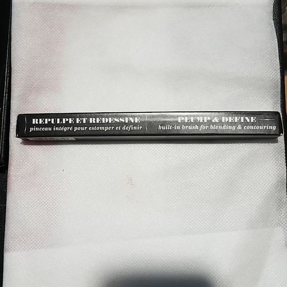 Buxom plump and define lipliner - Picture 4 of 4